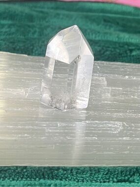 High Quality Clear Quartz Tower